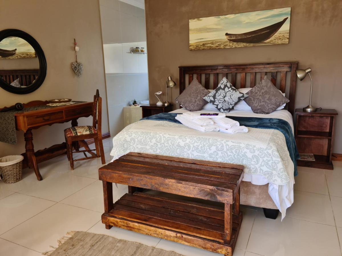 Mackenzies Accommodation East London Extérieur photo