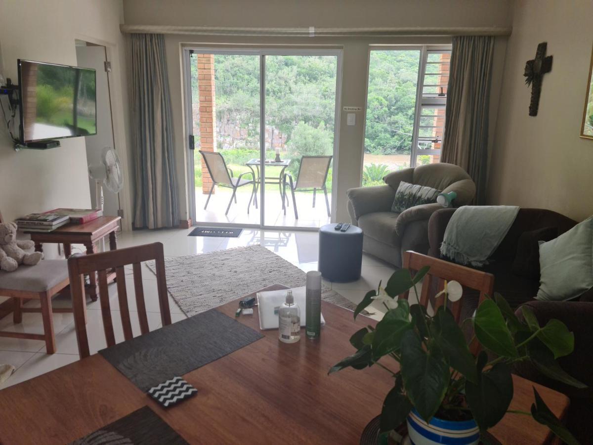 Mackenzies Accommodation East London Extérieur photo