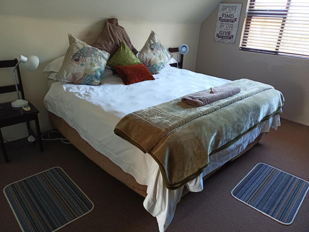 Mackenzies Accommodation East London Extérieur photo