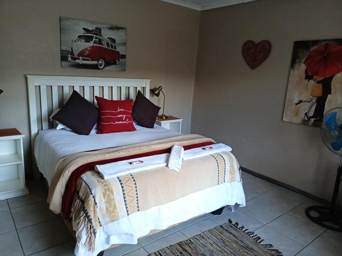 Mackenzies Accommodation East London Extérieur photo