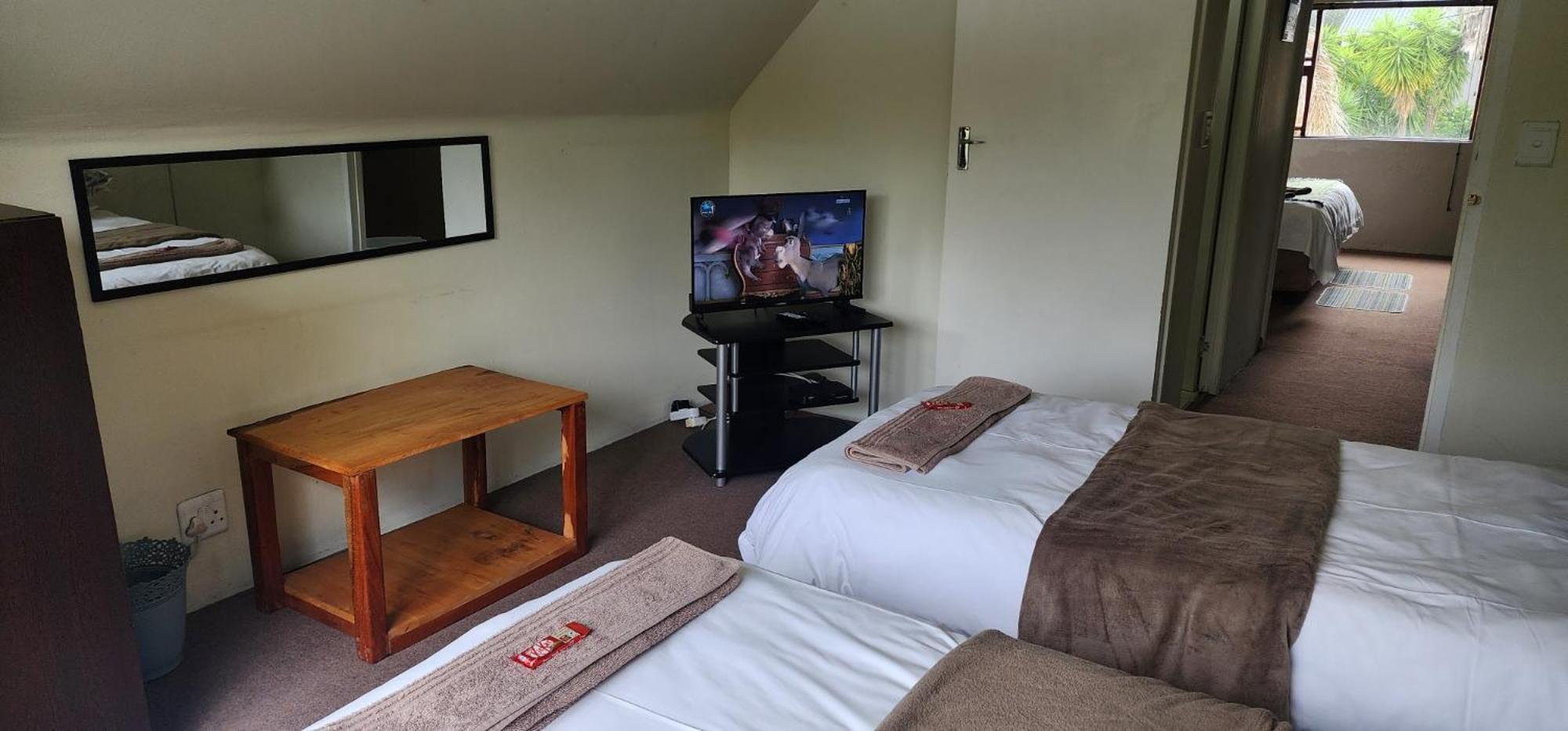 Mackenzies Accommodation East London Extérieur photo